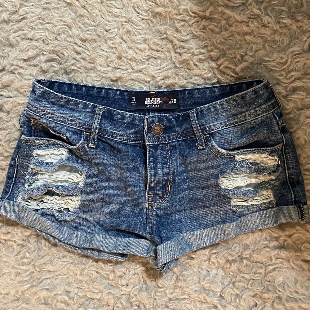 Hollister size 3 low rise short short